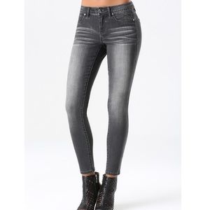 💕 BEBE Jeans 26 💕